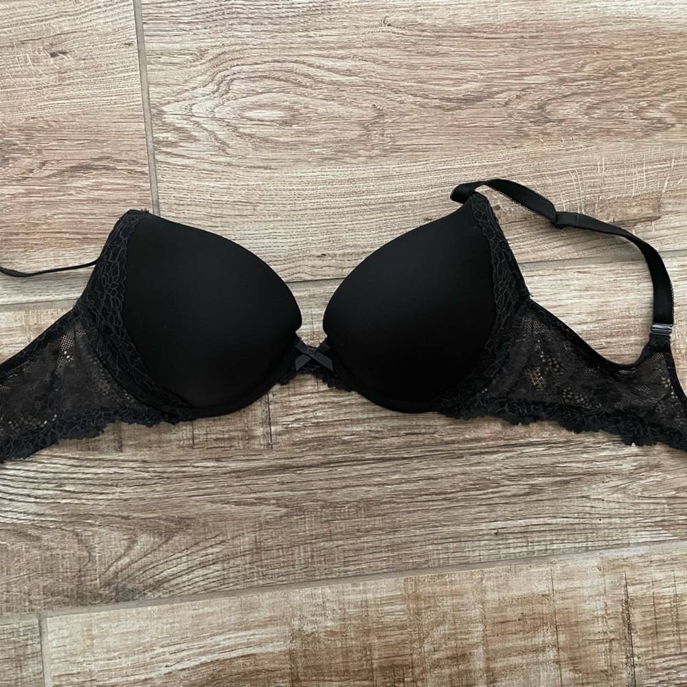 Victoria’s Secret dream angel push up 34D, color is black